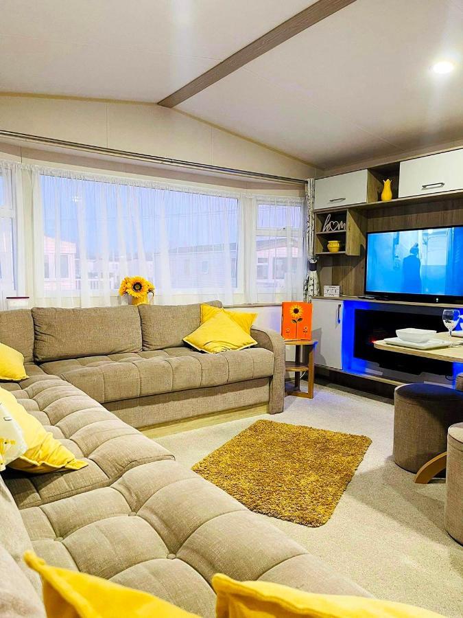 Hotel The Sunflower Luxury Caravan At Tattersall Lakes Tattershall Esterno foto